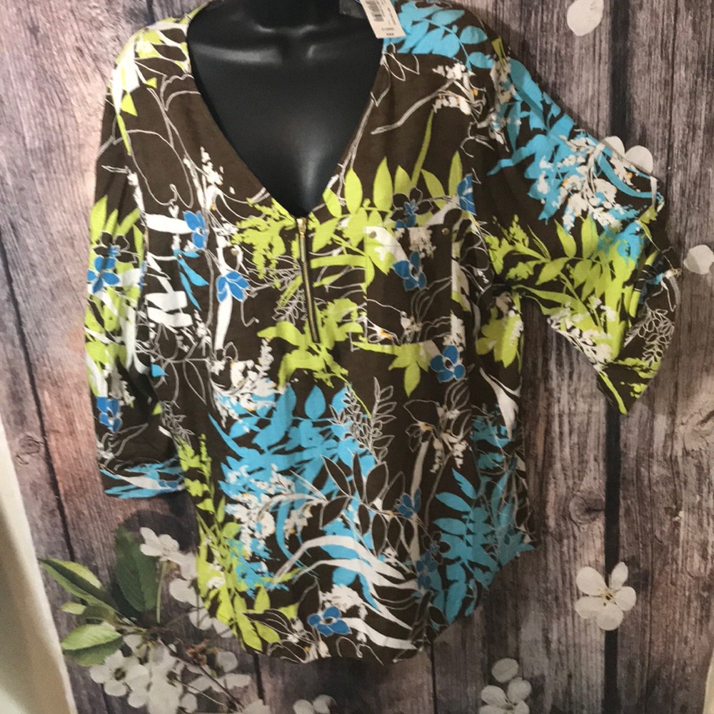 East 5th blouse/top